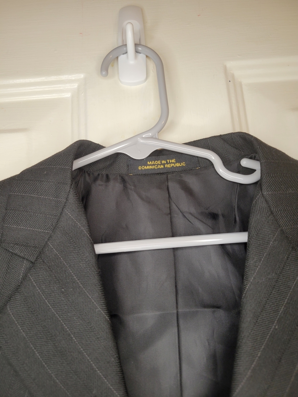 Gray Pinstripe Van Heusen Blazer - Classic Three-Button Suit Jacket - Picture 4 of 7